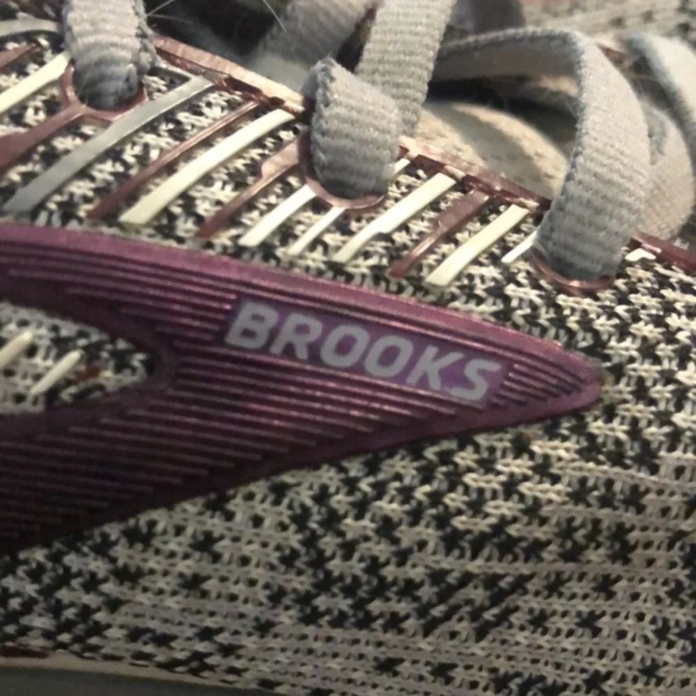 Brooks Adrenaline 19 Wolf Gray Men’s 11 EUC
